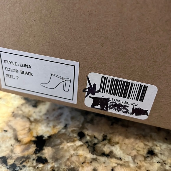 Charlotte Stone. Black Leather LUNA Mules   7 - Picture 7 of 8